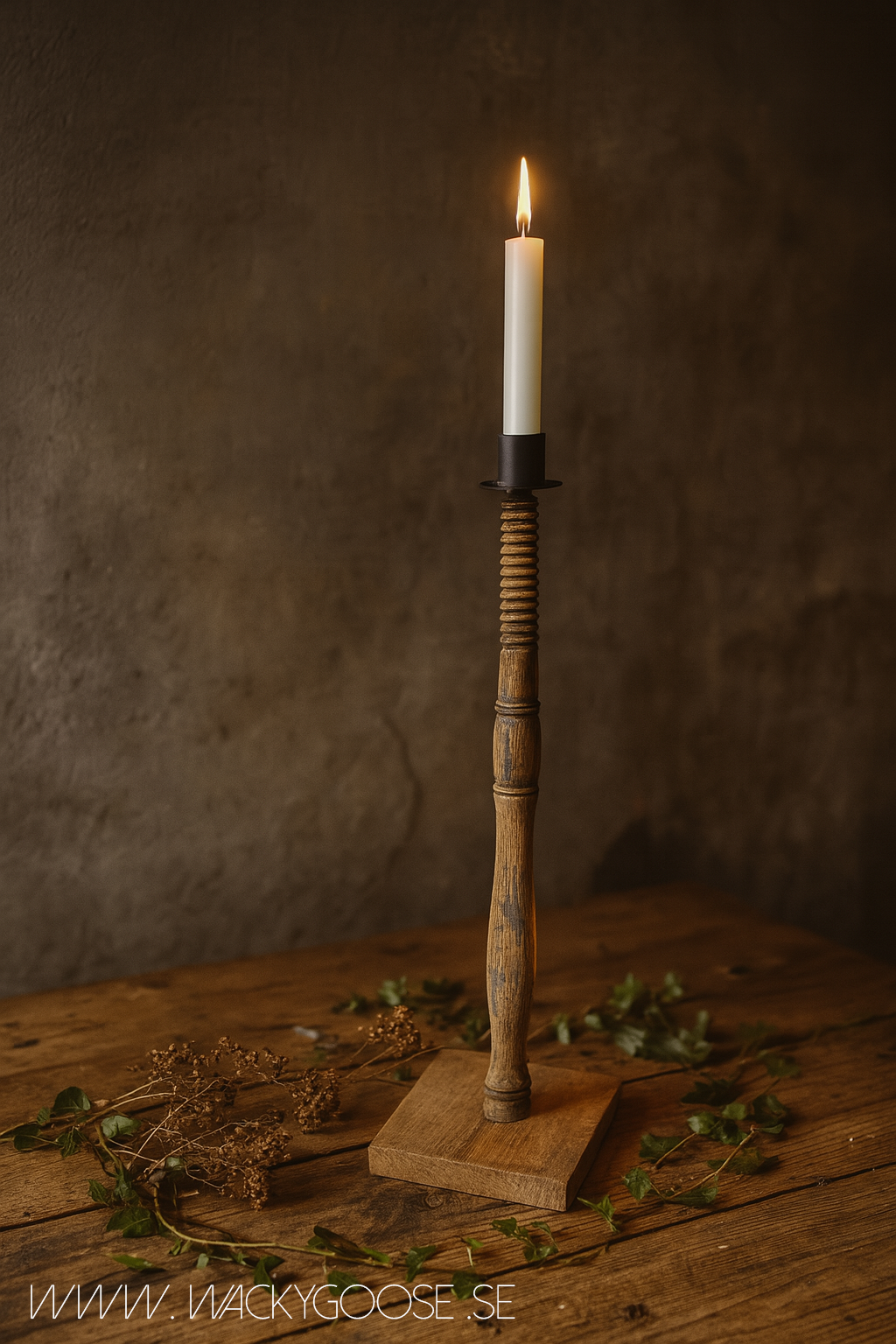 Unik ljusstake i vintage-stil - Handgjord av spinnrocksdelar, 48cm