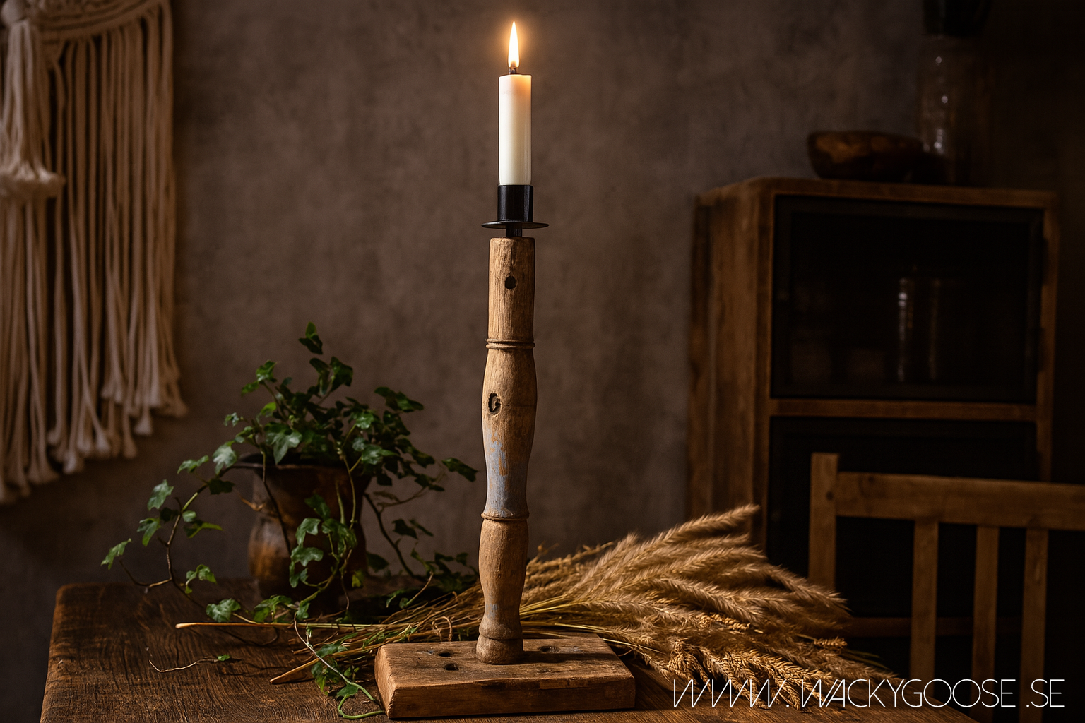Unik ljusstake i vintage-stil - Handgjord av spinnrocksdelar, 48cm