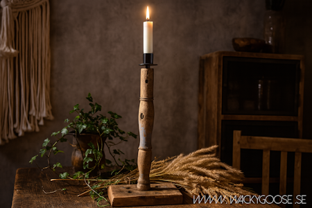 Unik ljusstake i vintage-stil - Handgjord av spinnrocksdelar, 48cm