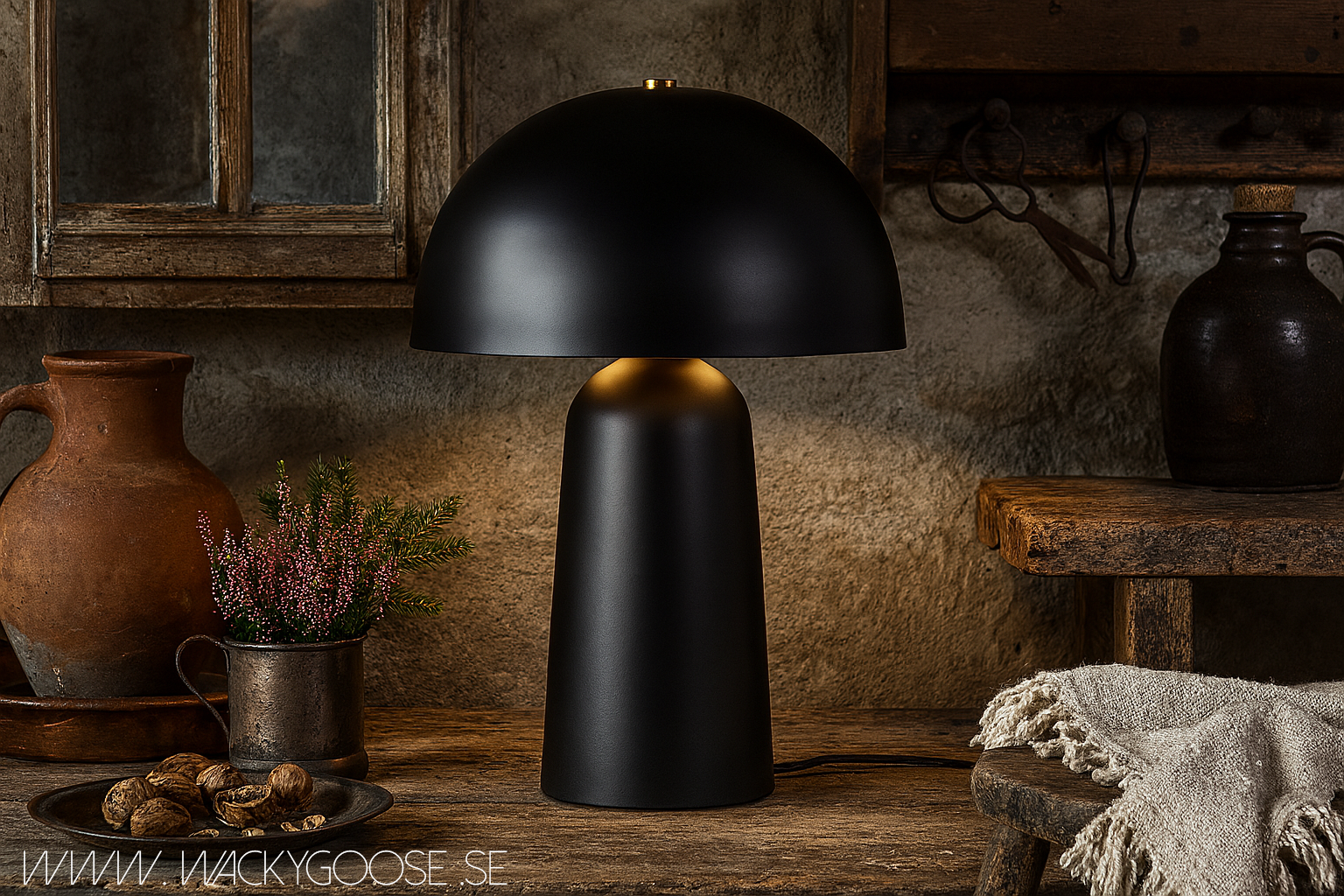 FUNGI Bordslampa L, Svart