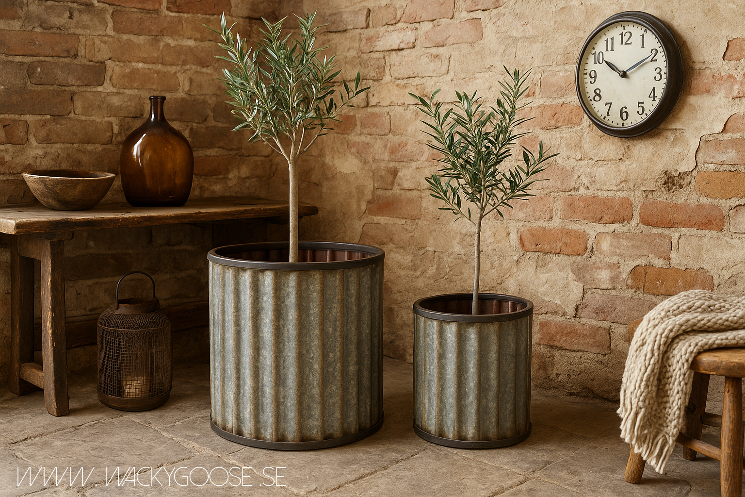 Soffbord/Sidobor/XL Krukor i set om 2 av metall med rustik patina