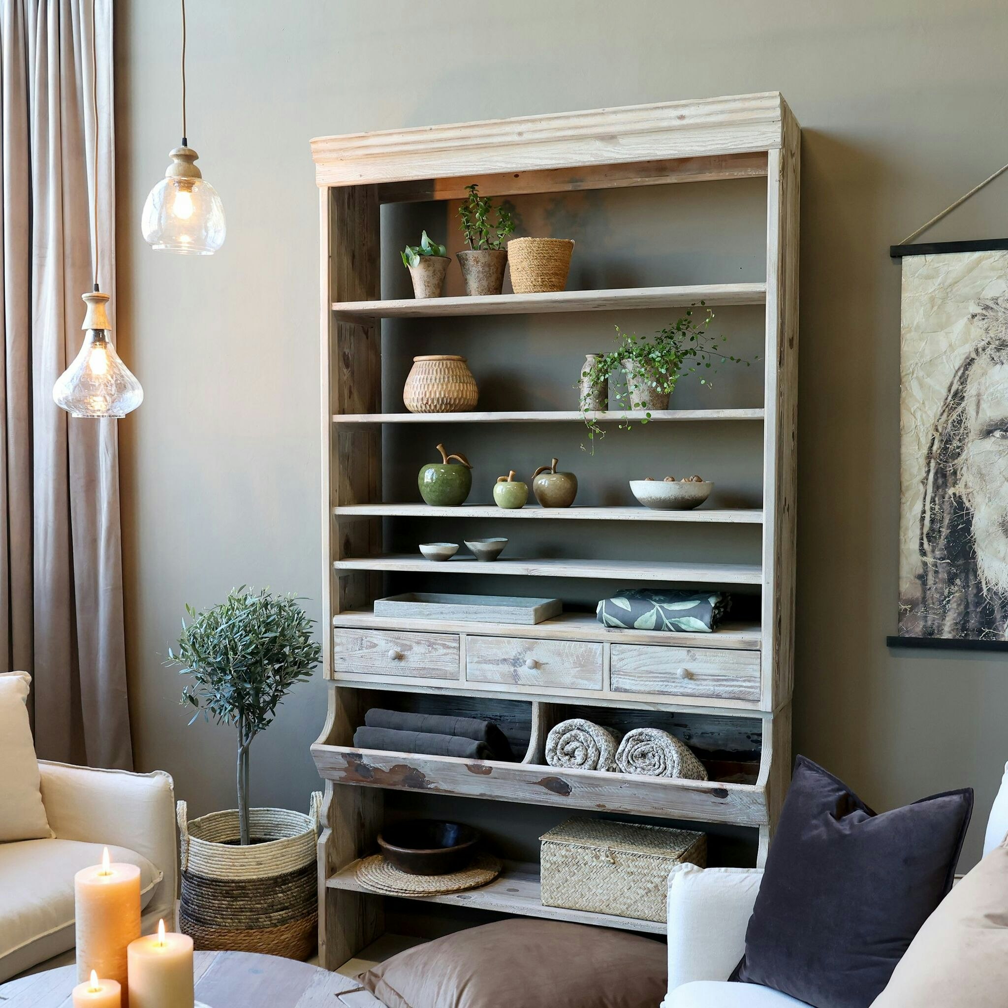 Stor hylla i antik design - Robust och unik förvaring, 222cm