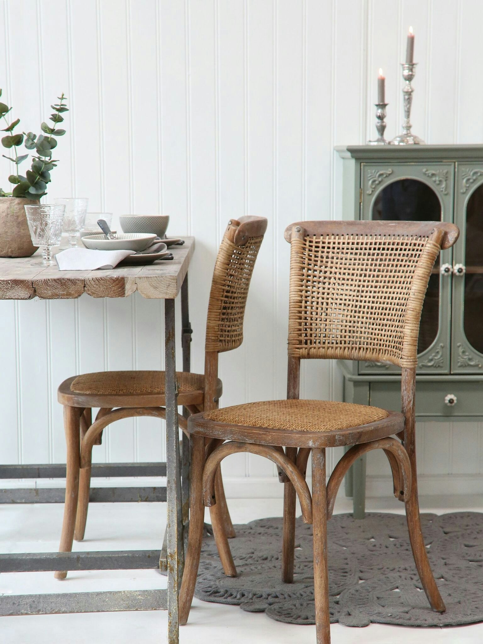 Trästol i fransk lantstil med flätad rottingsits, 2-pack - Natur