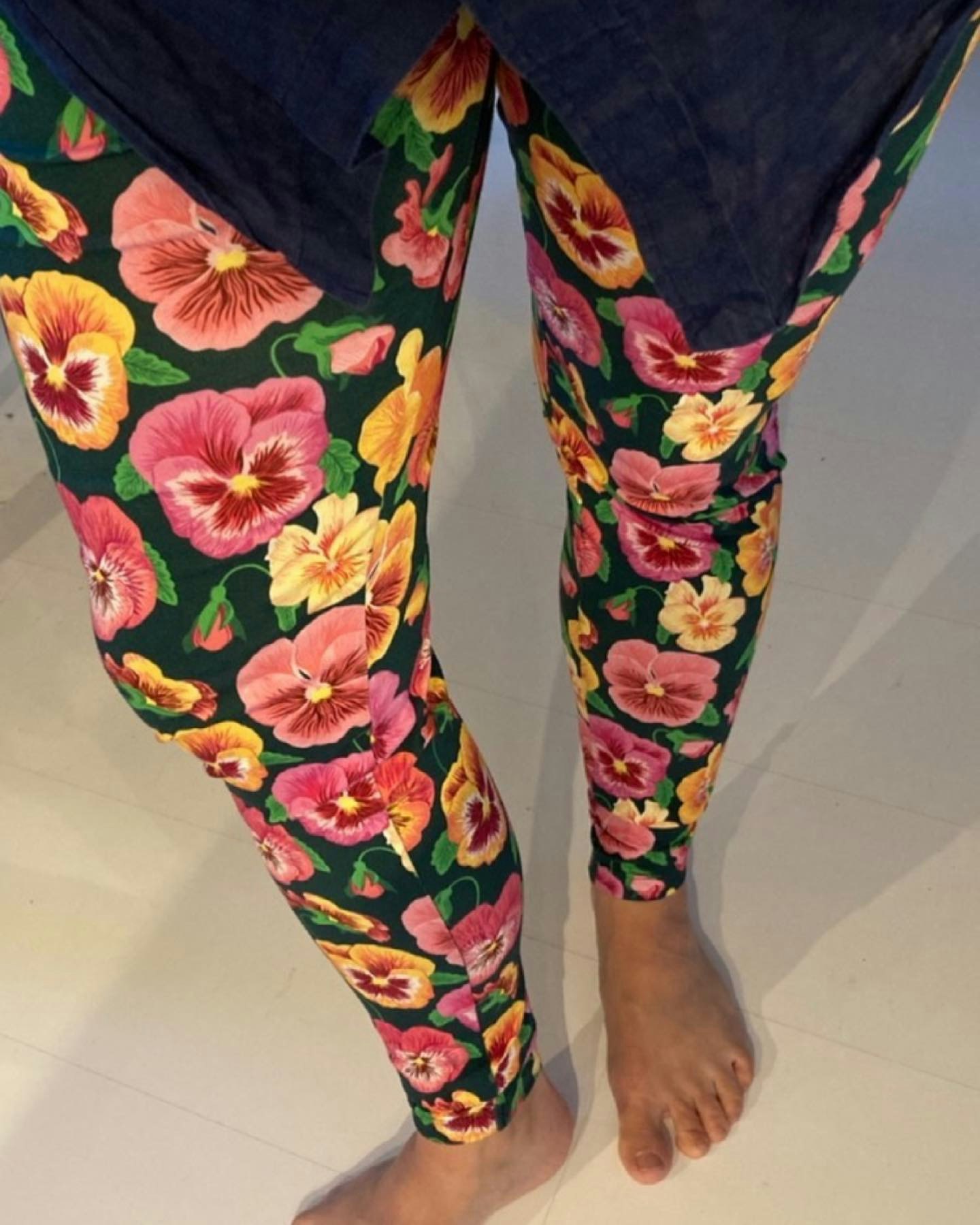 Green Swirl Leggings