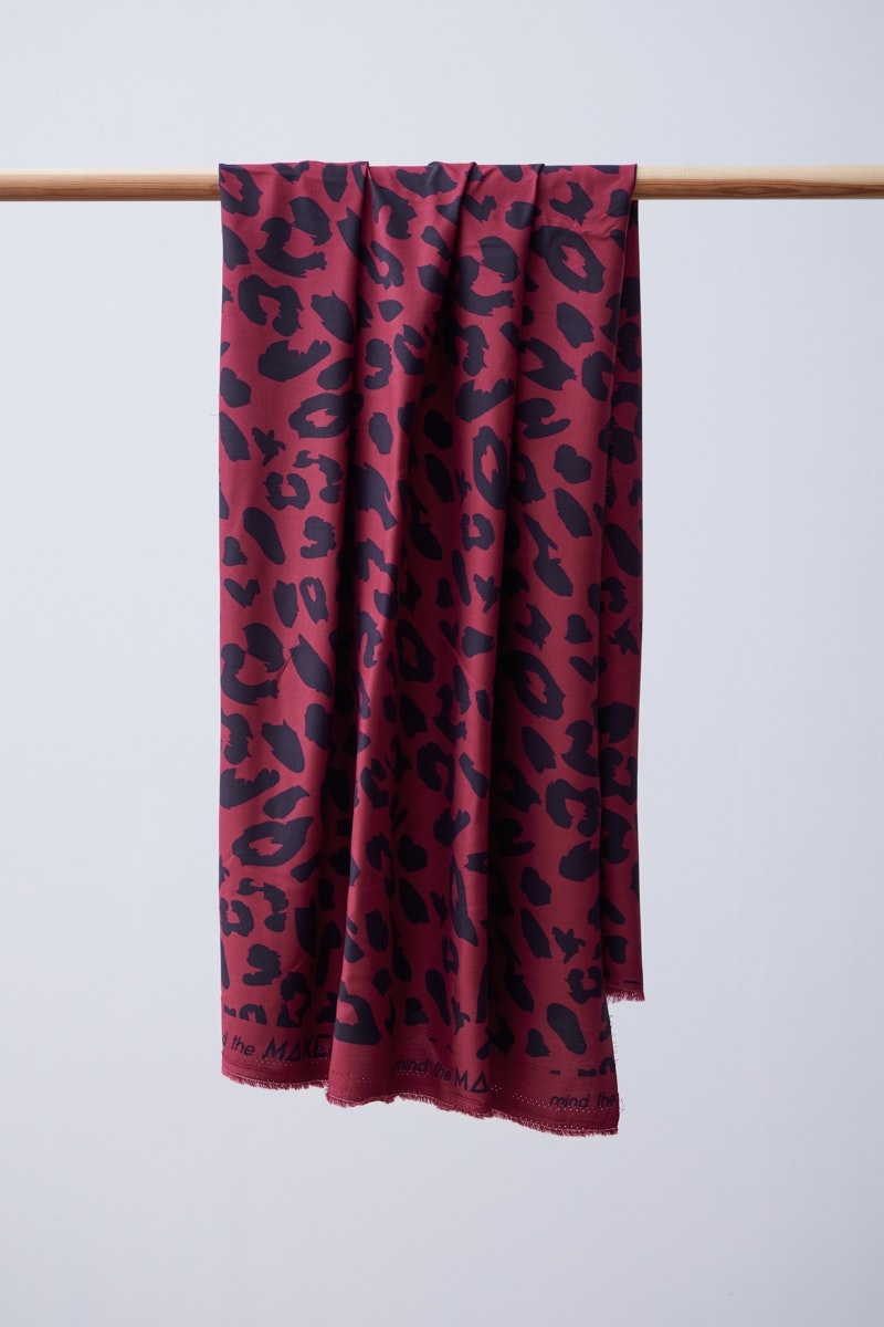 Viskosbyxa i Leopard (flera färgställningar)