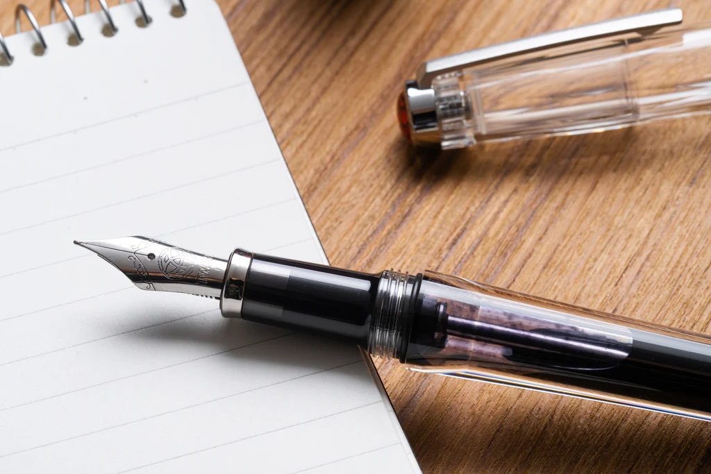 Reservoarpenna TWSBI VAC 700R Fountain Pen Clear