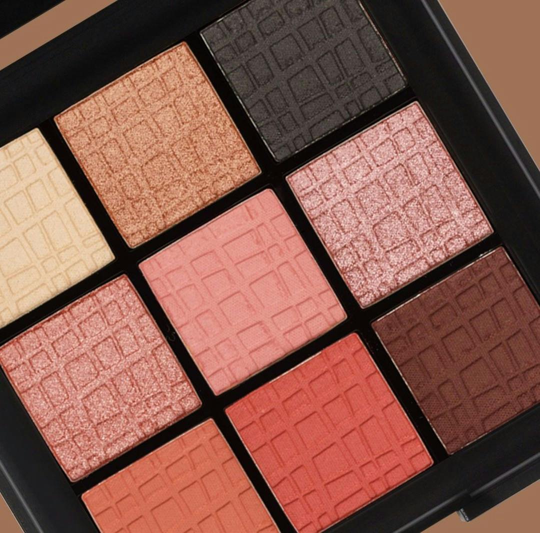 MIA MAKEUP - GLAM EYE PALETTE HOT SMOKEY