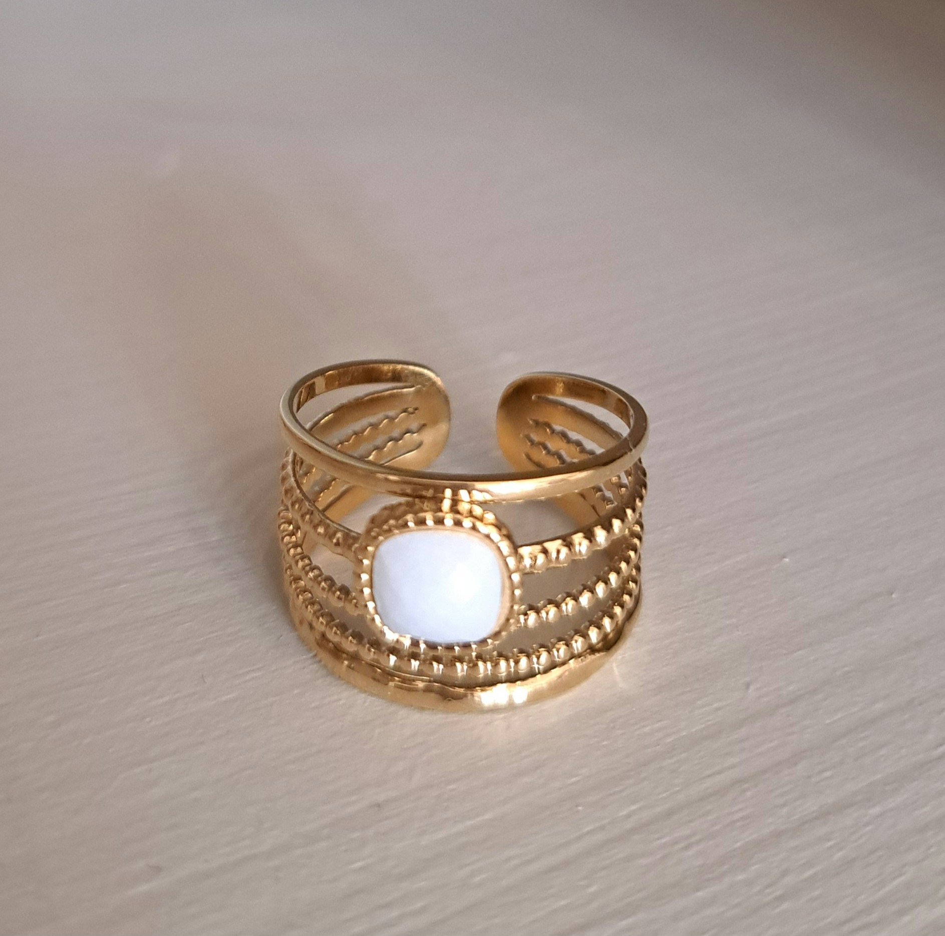 Ring White