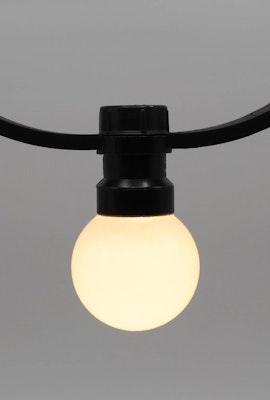 Valosarja ulkona kiinteillä lampuilla - Maitovalkoinen - 10m tai 25m - laajennettavissa