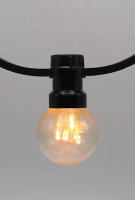Valosarja ulkona kiinteillä lampuilla 10m tai 25m - laajennettavissa