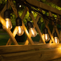 Solcellelysslynge for utendørs bruk med 20 lamper i hengende sokler - 10 meter