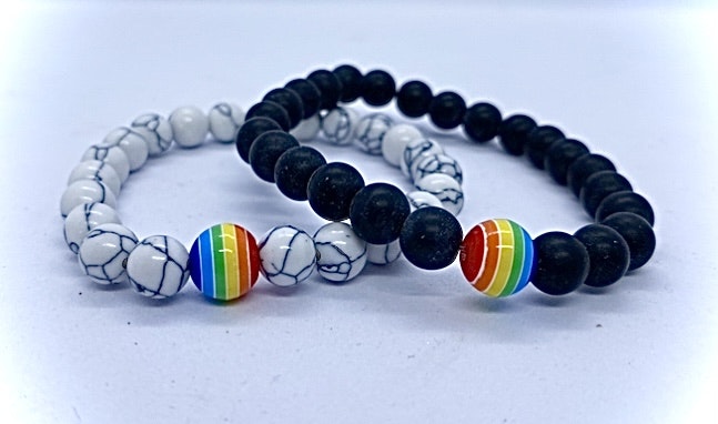 Armband PRIDE svarta stenpärlor