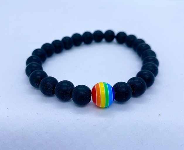 Armband PRIDE svarta stenpärlor