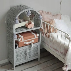 Little Dreams flätad hylla med dörrar grå