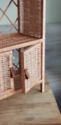 Little Dreams flätad hylla med dörrar naturlig