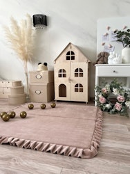 Monio lekmatta med volang velvet beige