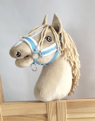 Stor grimma, Hobby Horse, ljusblå med vit päls