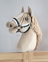 Stor grimma, Hobby Horse, flaskgrön med vit päls