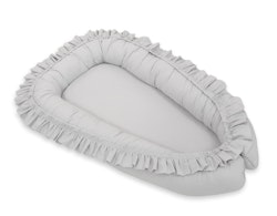 Babynest med volang Magic Loop grå