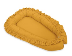Babynest med volang Magic Loop pastel mustard