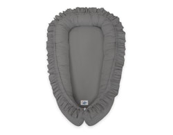 Babynest med volang Magic Loop pastel antracit