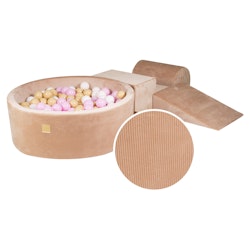 Meow lekplats med 200 bollar corduroy sand