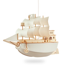 Taklampa i trä piratskepp