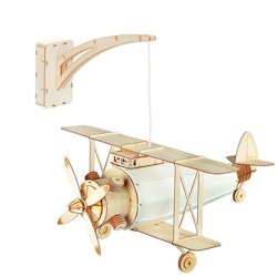 Vägglampa i trä flygplan