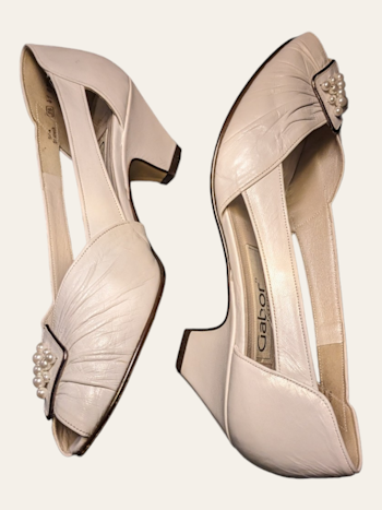 VINTAGE GABOR PUMPS STR.36