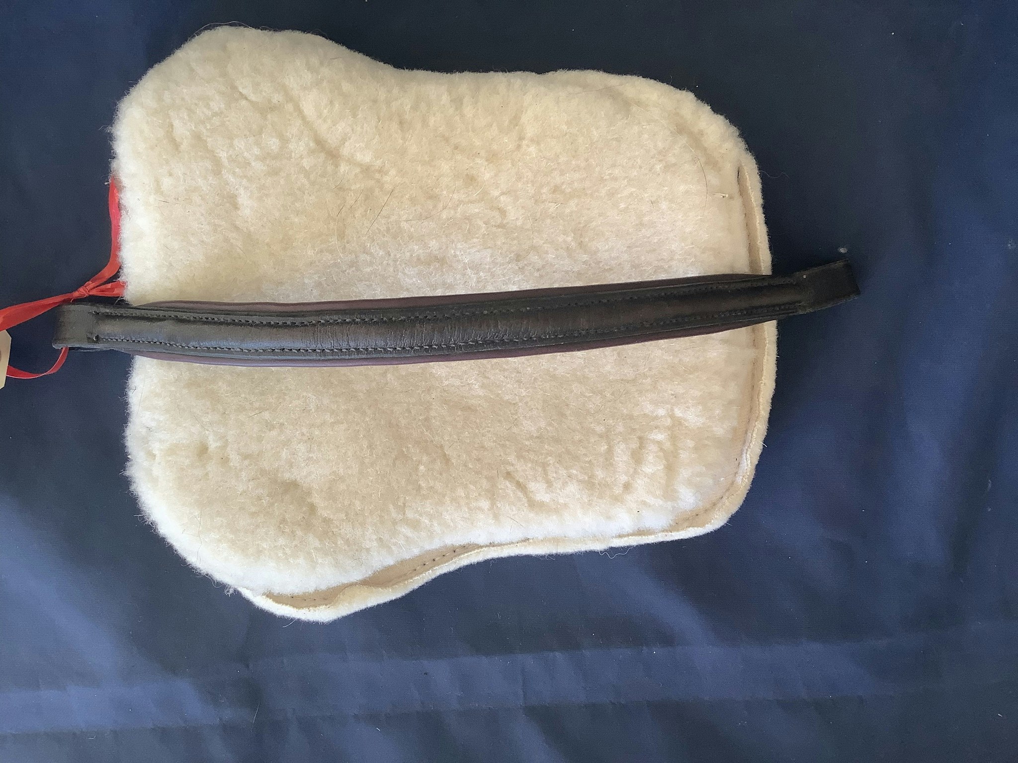 Pannband,svart med lila rand,38 cm
