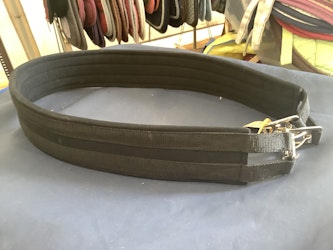 Sadelgjord svart,,syntet,130 cm