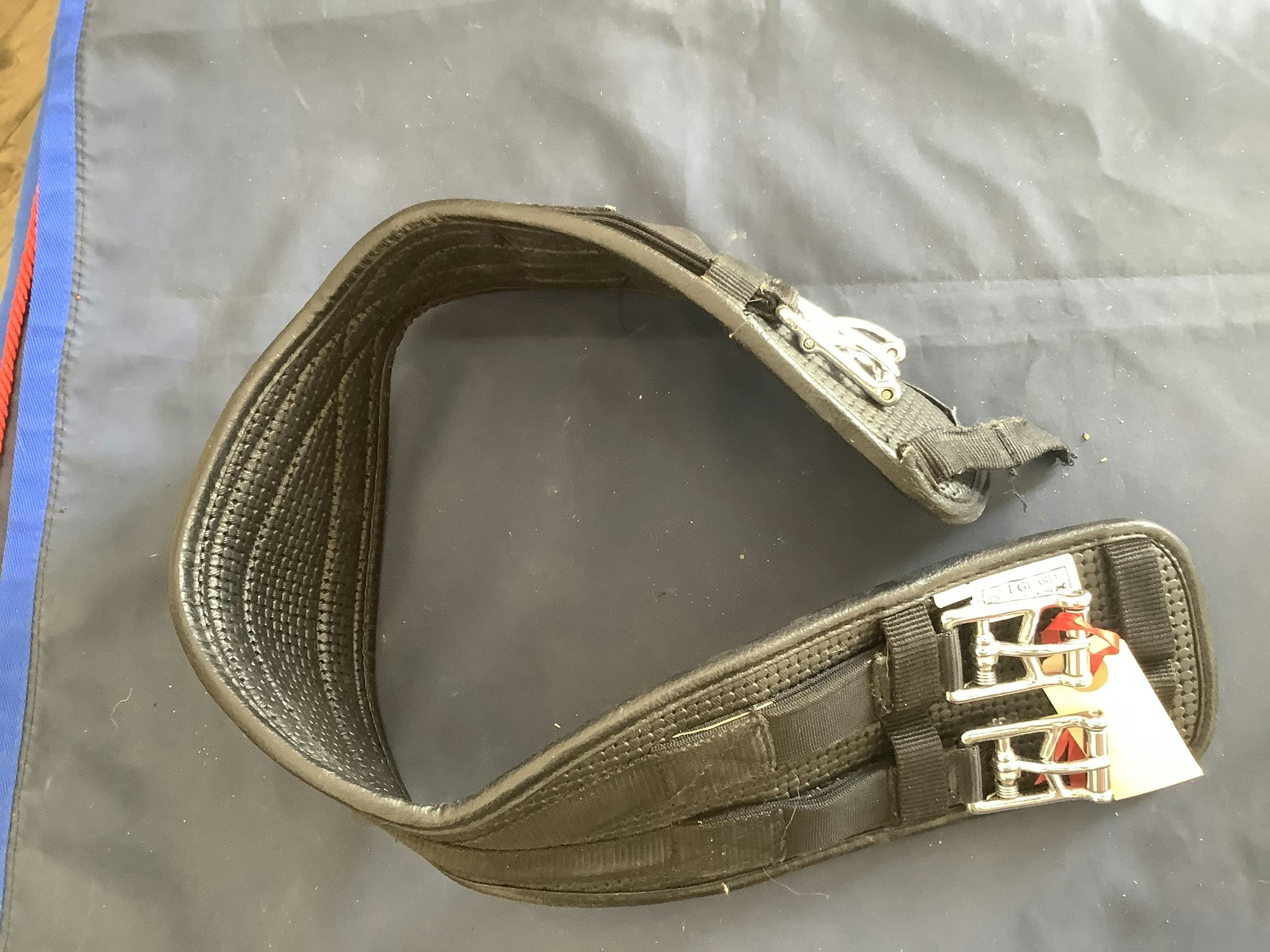 Equiguard sadelgjord,svart,syntet,75 cm