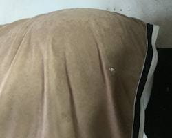 Fleecetäcke,brunt,litet hål,145 cm