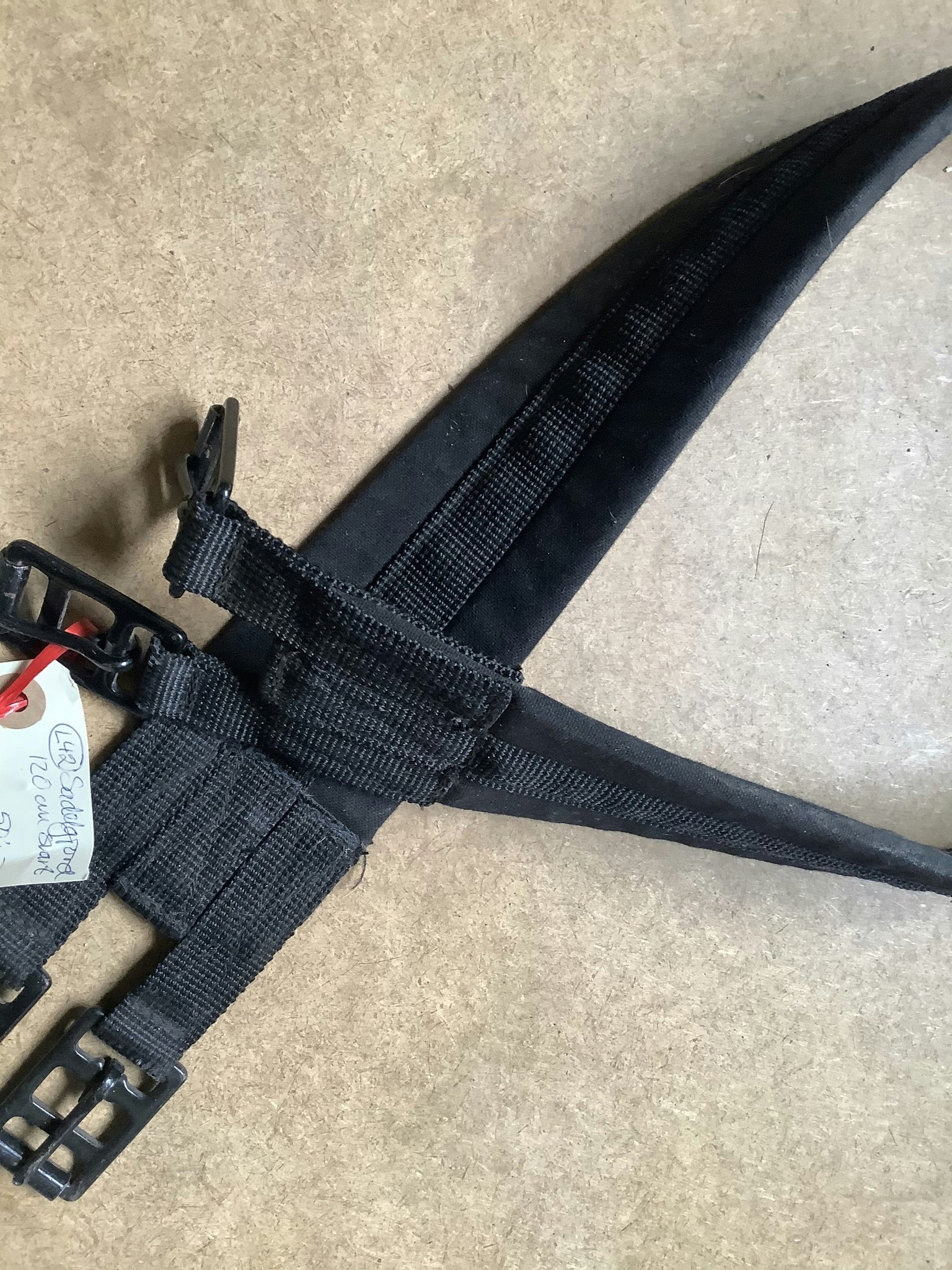 Sadelgjord svart 120 cm