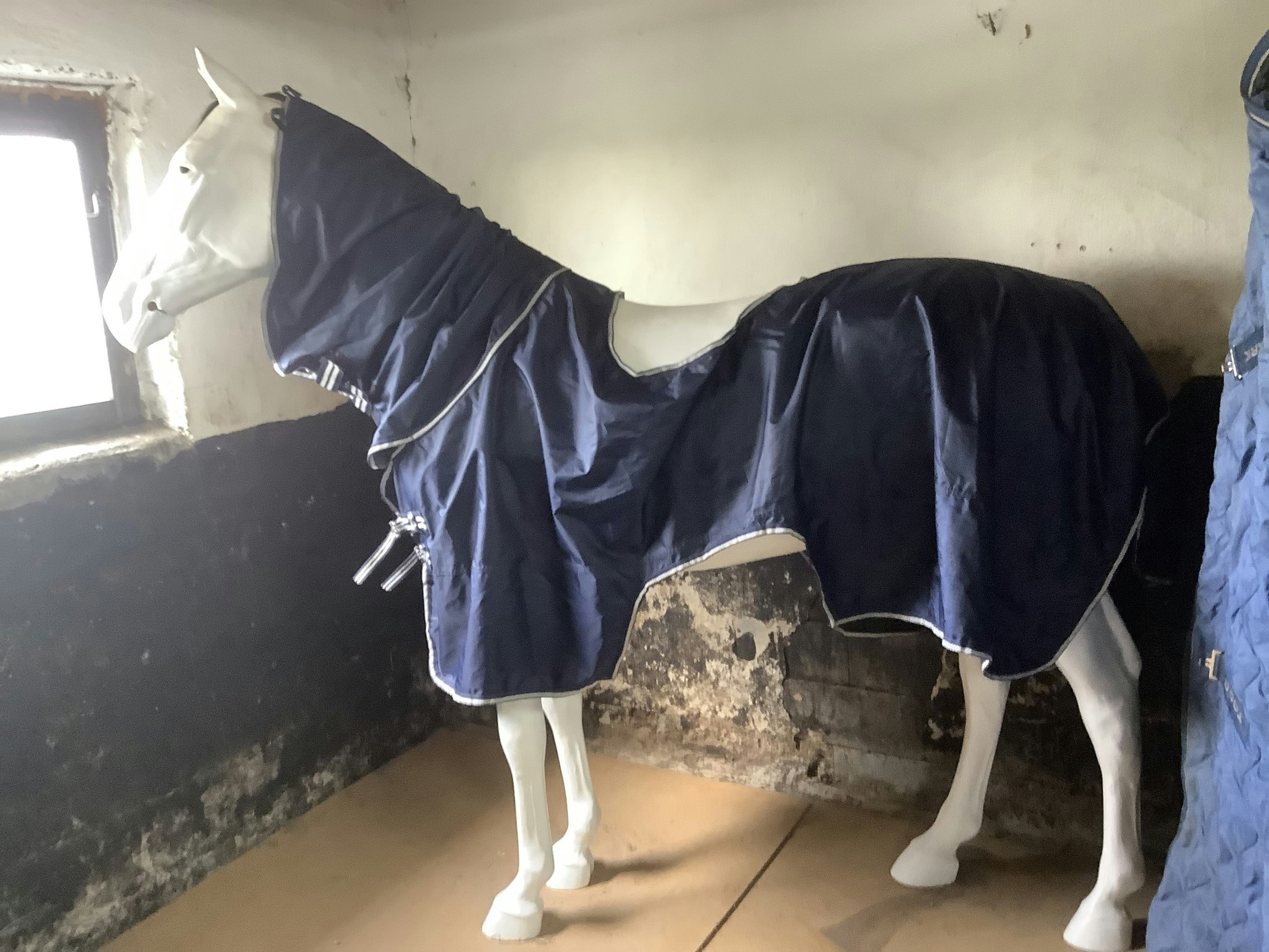 Horze,skrittregntäcke med hals,blått,ett knäppe fram sönder,155 cm