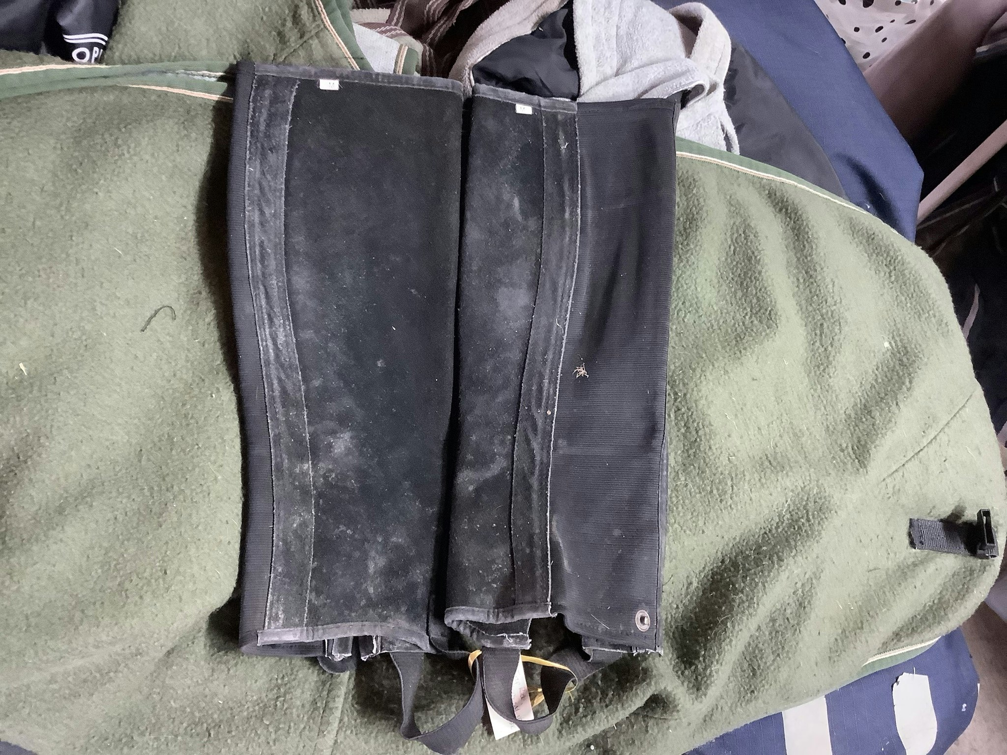 Trop ride,shortchaps,stl m,svarta,mocka/elastisk