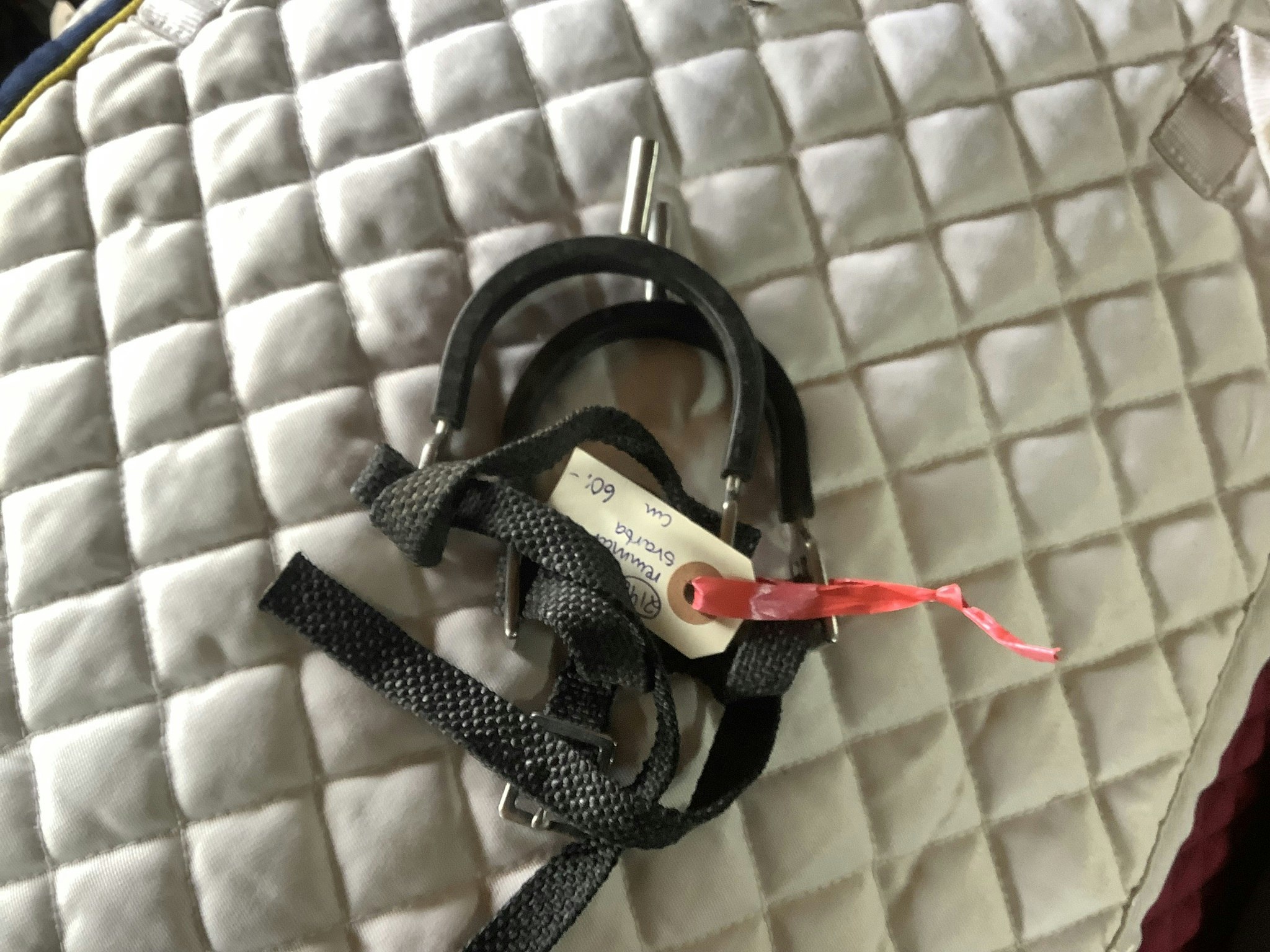 Sporrar med remmar, svarta, 2,8 cm