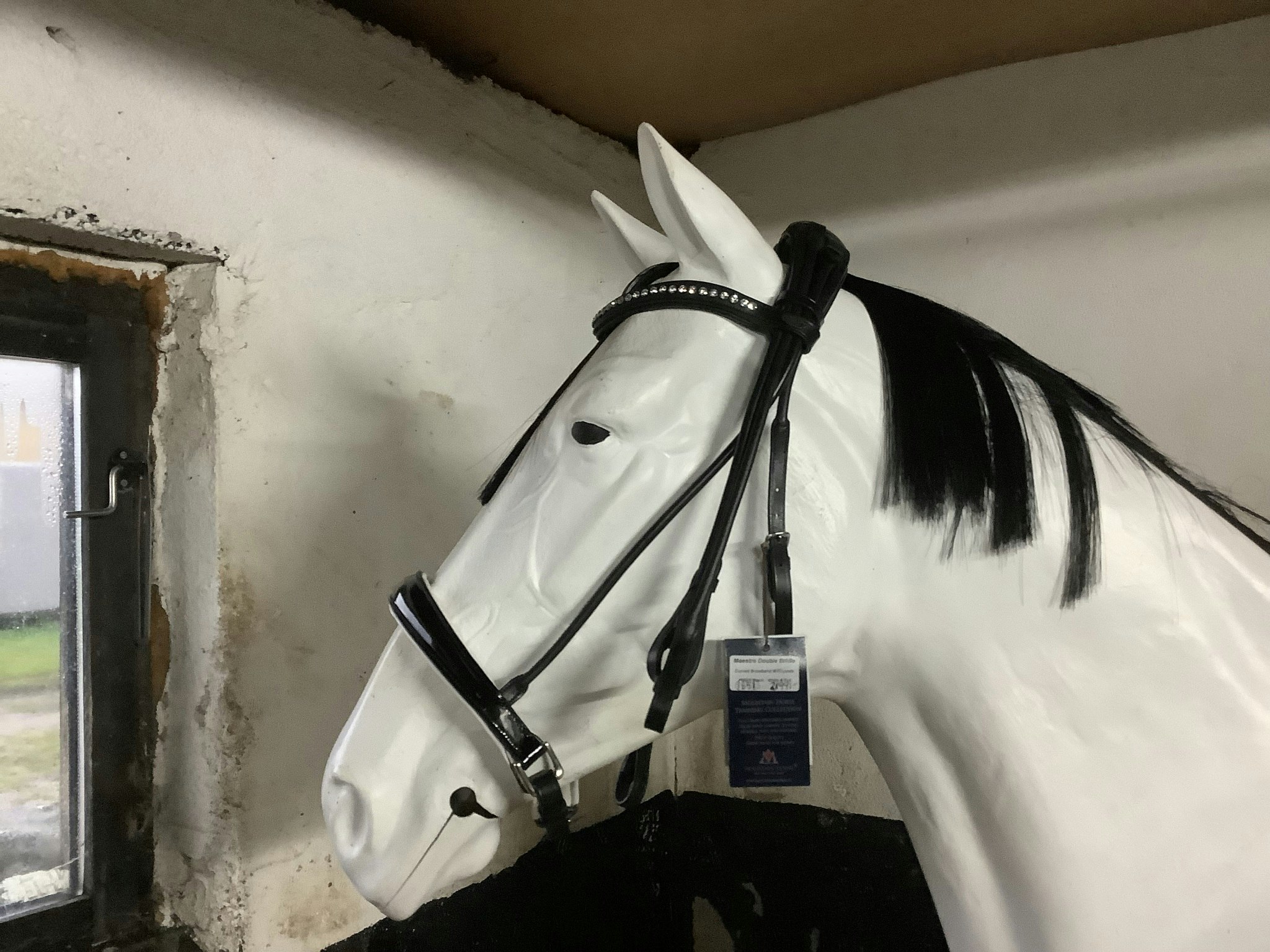 MH matador double träns,svart med vitt,F,ny