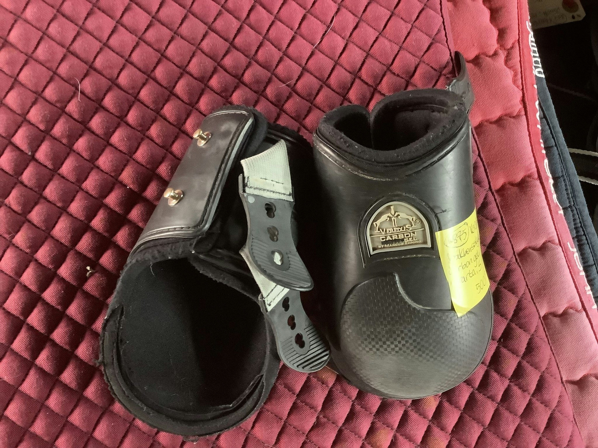 Veredus bakbensskydd,carbon gel, svarta,s