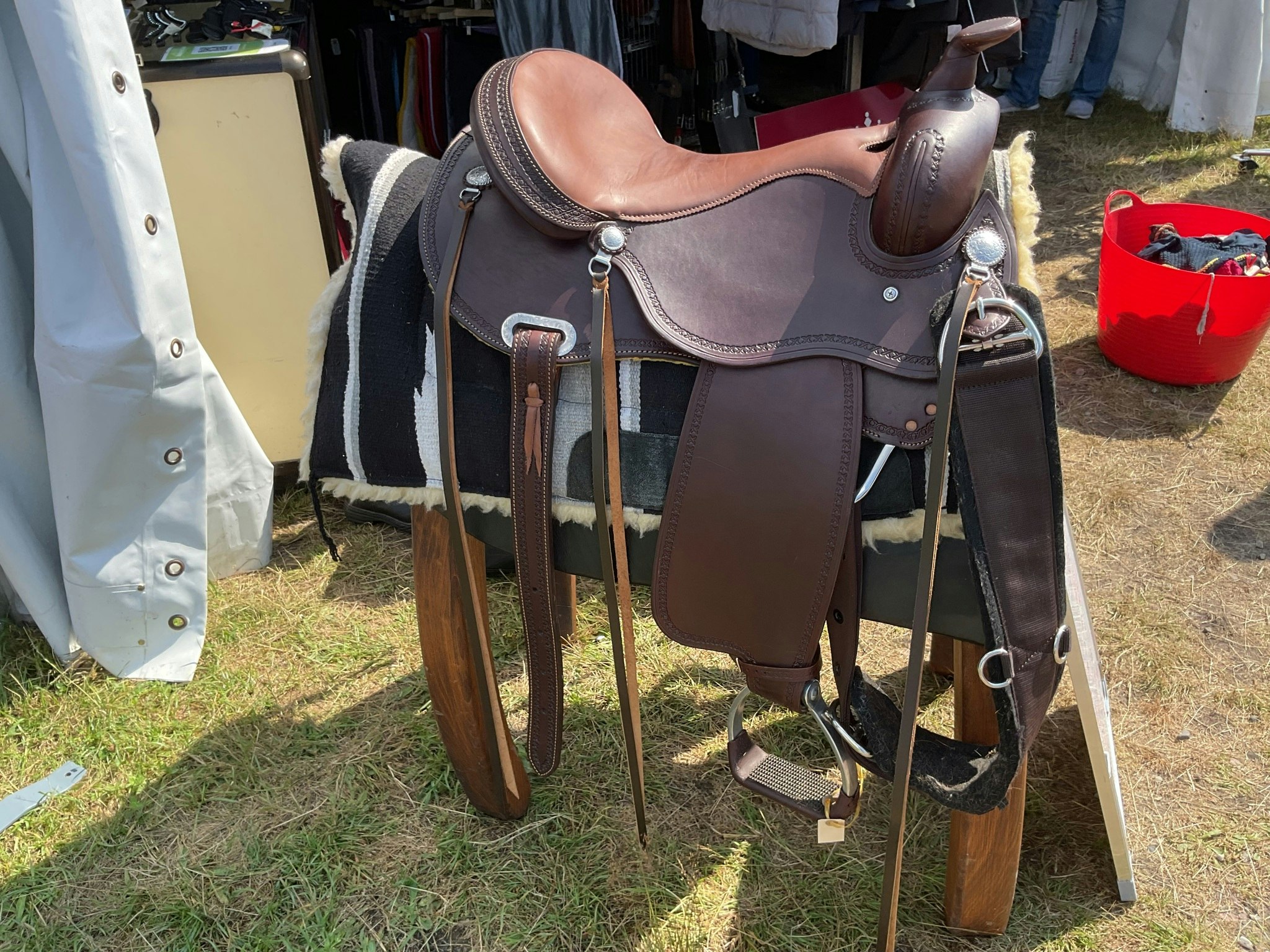 Pools westernsadel 17”, använd ca 5 ggr,brun