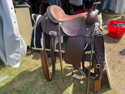 Pools westernsadel 17”, använd ca 5 ggr,brun