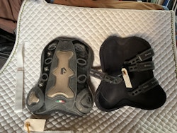 Prestige titanium ttec, frambensskydd,svarta, L