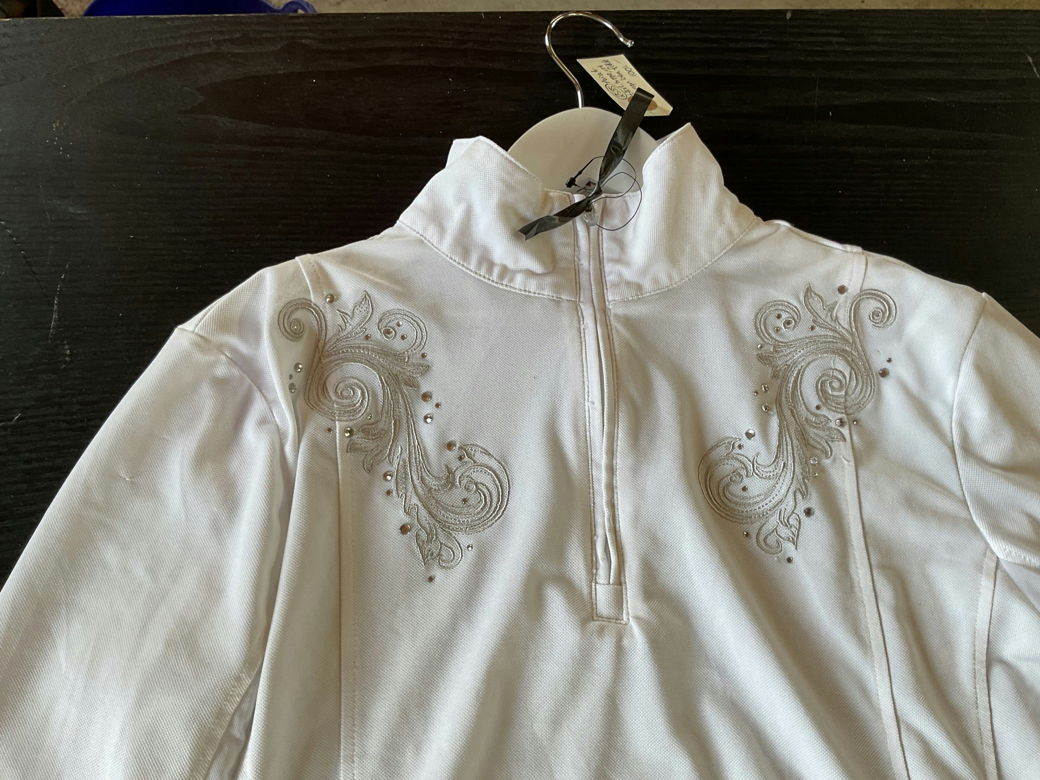 Ariat tävl.tröja ,vit,m,ngn liten fläck