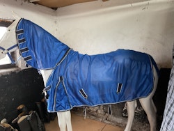 Flugtäcke med fast hals,125 cm