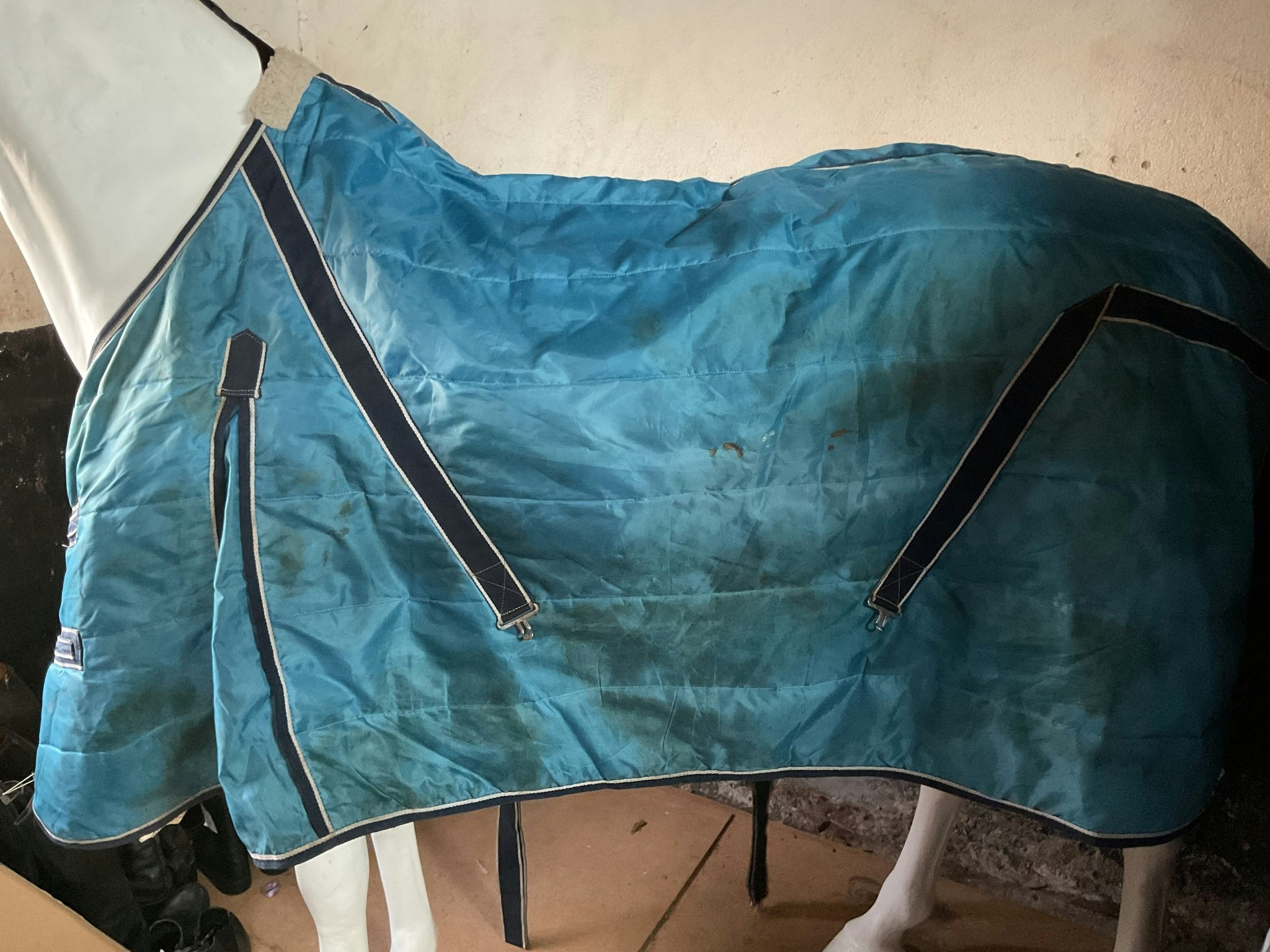 Stalltäcke ca 200 gr, otvättat, 145 cm