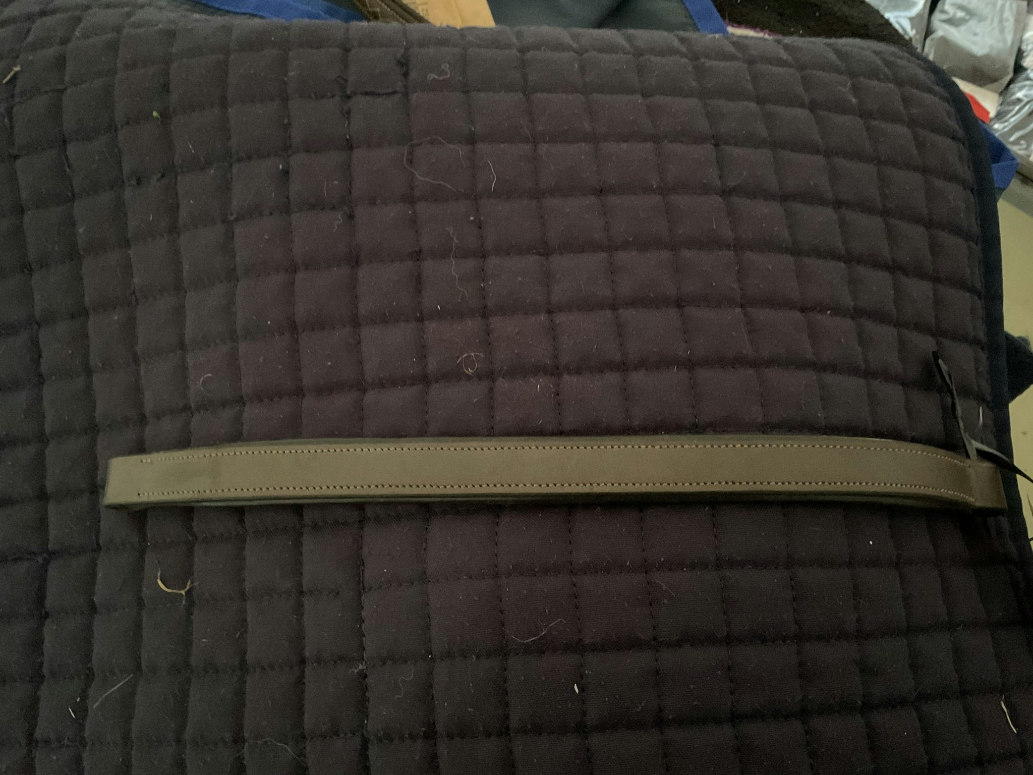 Pannband brun/grön,37 cm