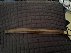 Pannband brunt 39 cm
