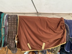 Bucas täcke,brunt,125 cm