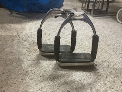 Sprenger stigbyglar 10 cm, plattorna sönder