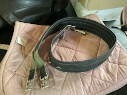 Sadelgjord svart 135 cm